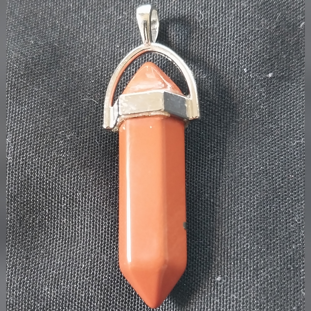 Stone Red Natural Quartz Crystal Stone